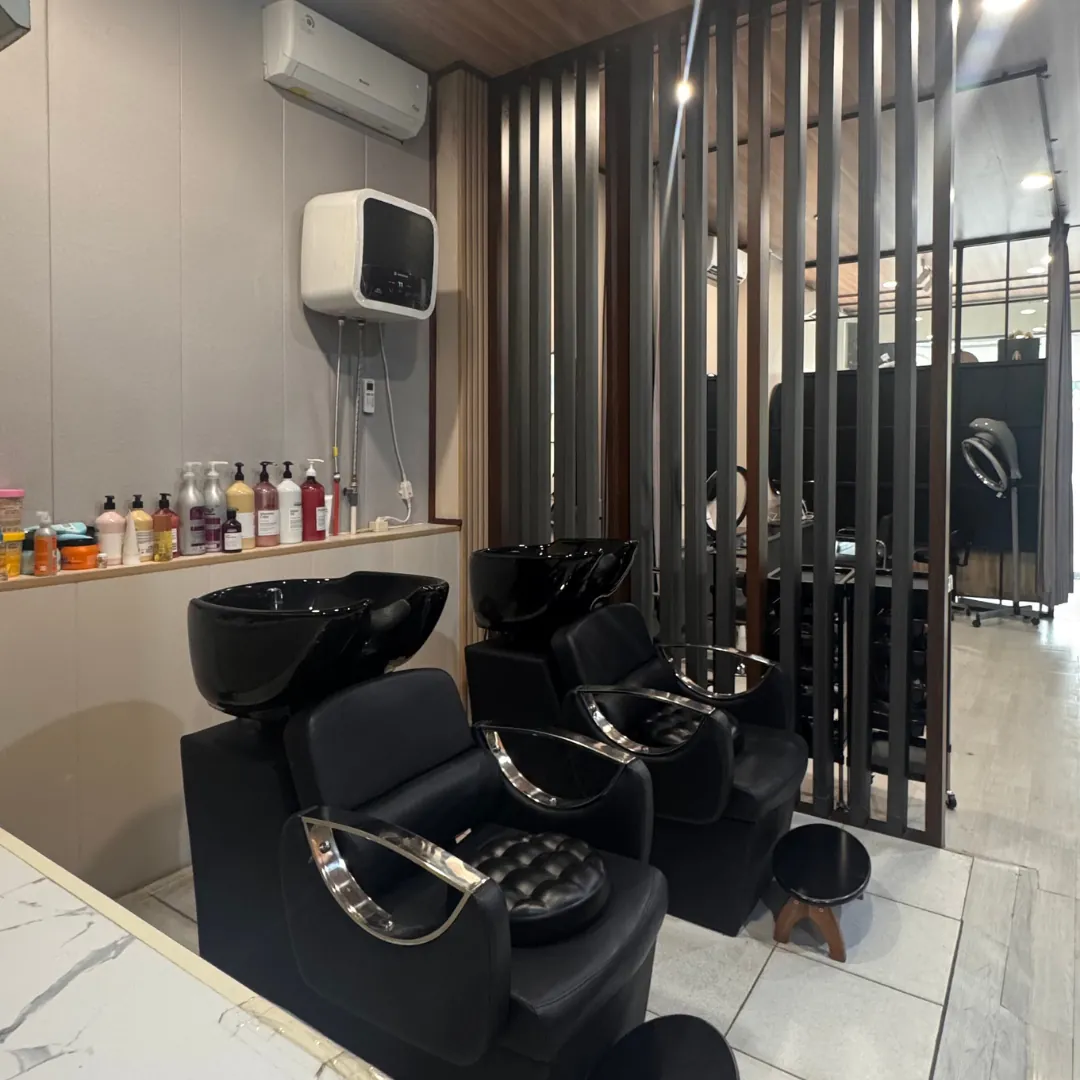 Wash area, ground floor